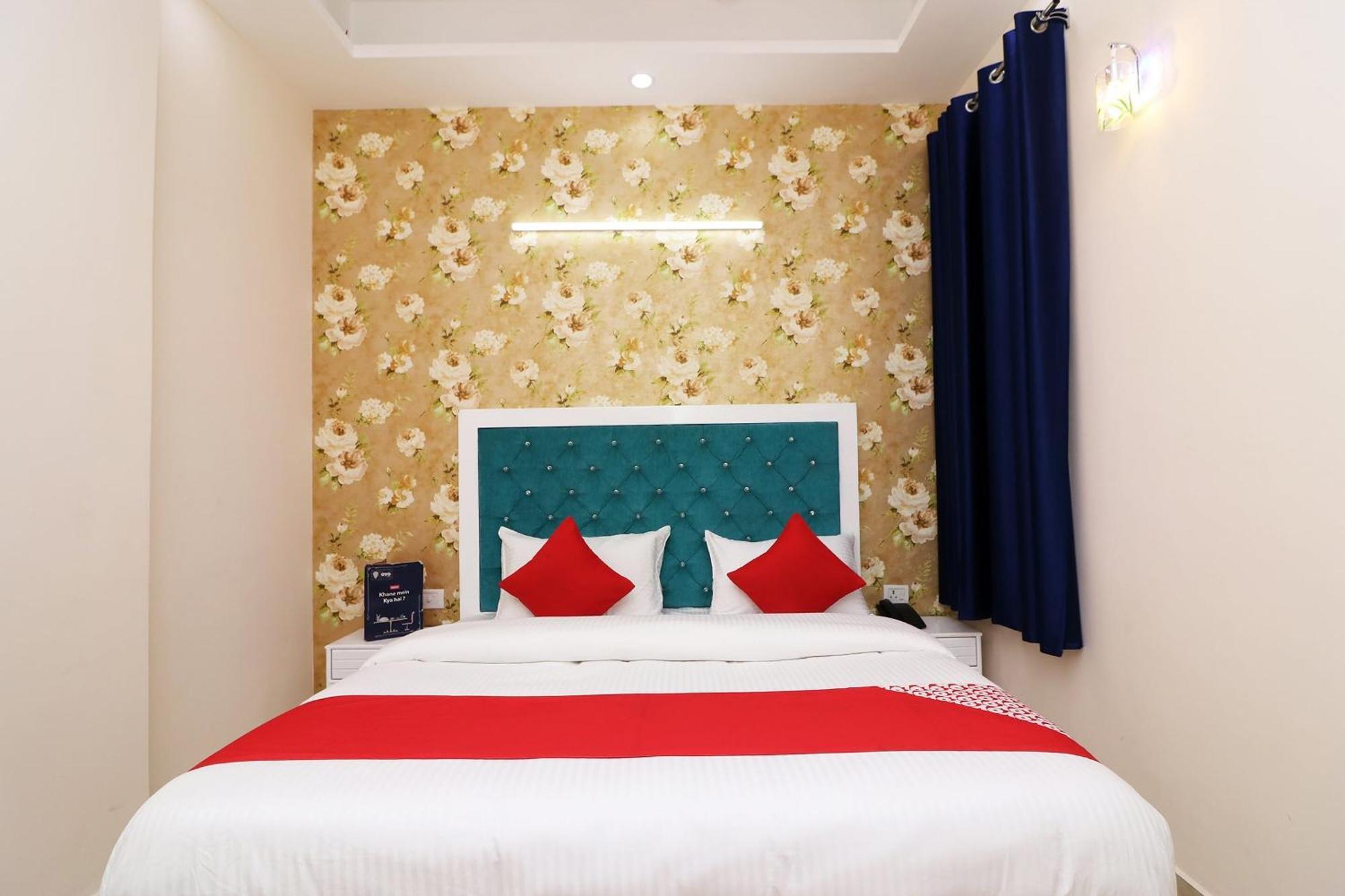 Hotel O The Grand Palace Ghaziabad Exterior foto